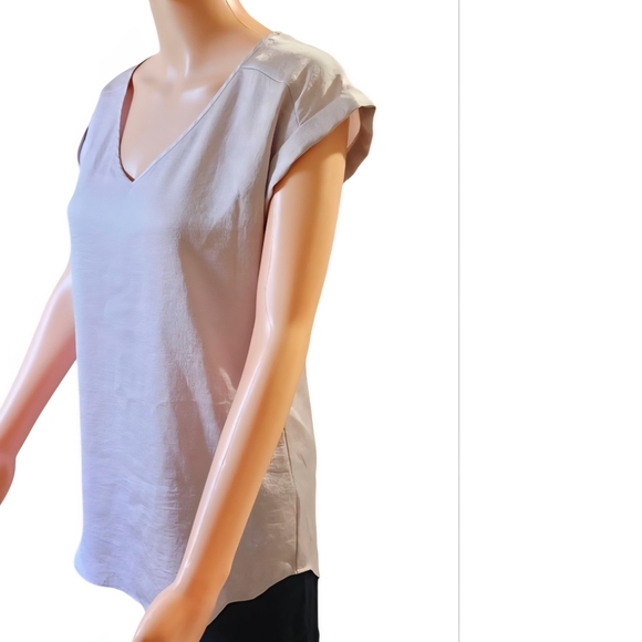 Express Women's V-Neck Top - Soft Gray - Picture 3 of 7